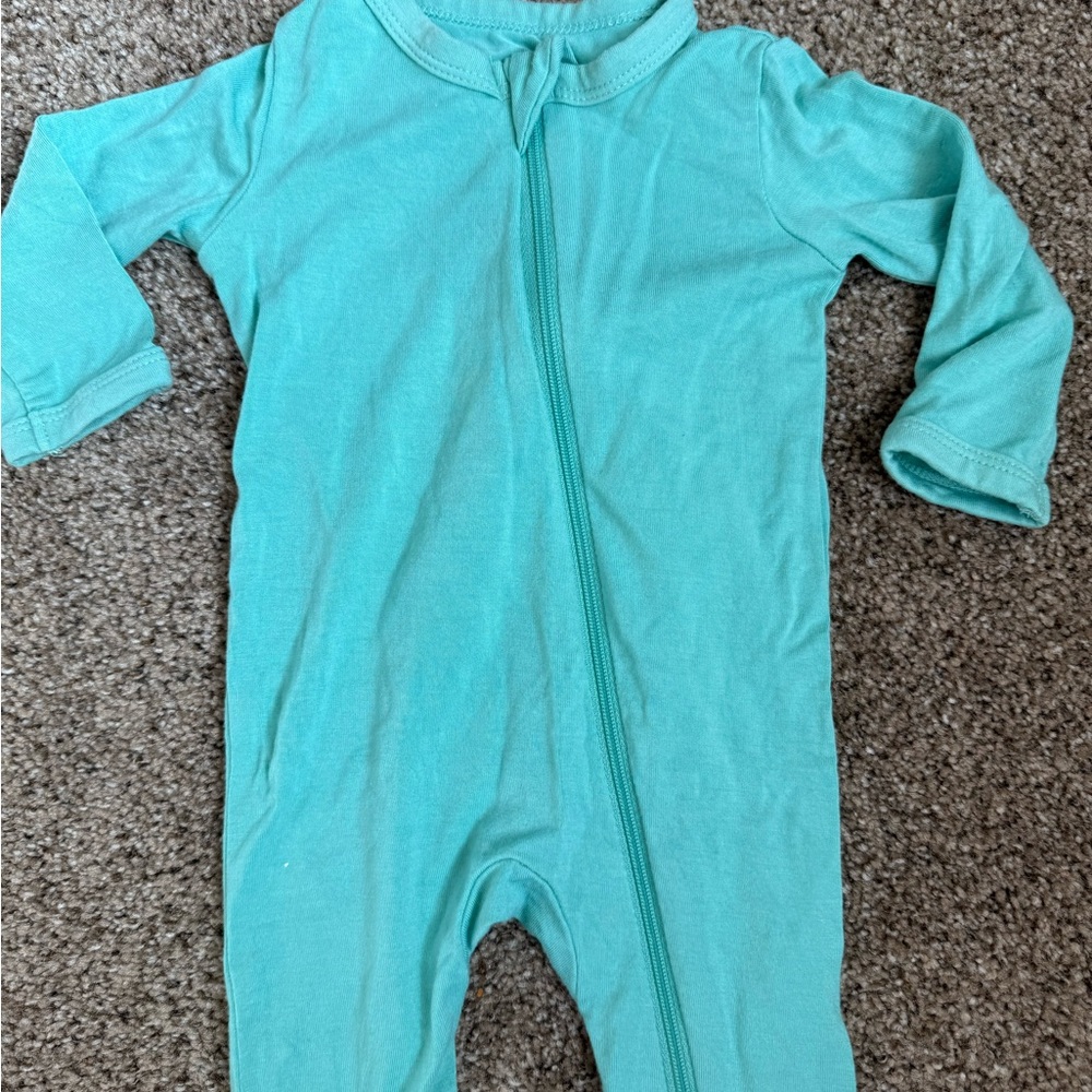 Kyte Baby zip romper